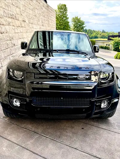 Land Rover Defender 5.0 V8 X — Le SUV légendaire en version performance 425 ch — Seitenansicht