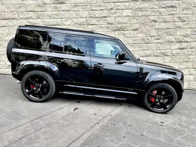 Land Rover Defender 5.0 V8 X — Le SUV légendaire en version performance 425 ch — Außenansicht
