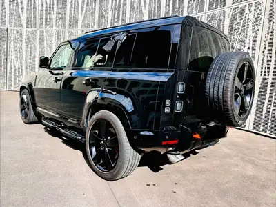 Land Rover Defender 5.0 V8 X — Le SUV légendaire en version performance 425 ch — Innenraum