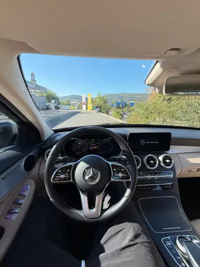 Mercedes-Benz C 200 Avantgarde 4MATIC — Break premium 197 ch, hybride léger, 96 500 km — Detail