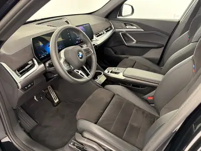 BMW X1 sDrive 18i M Sport 2026 — SUV compact sportif, première main, faible kilométrage — Armaturenbrett