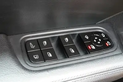 Porsche Cayenne Coupé E-Hybrid — SUV sportif rechargeable, 83'990 km, équipement premium — Miniatura 15