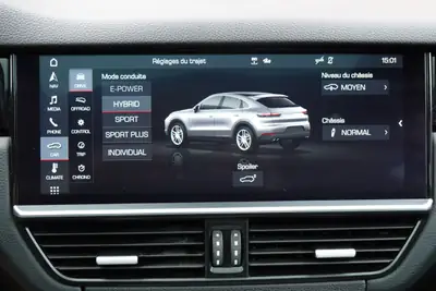 Porsche Cayenne Coupé E-Hybrid — SUV sportif rechargeable, 83'990 km, équipement premium — Miniatura 19