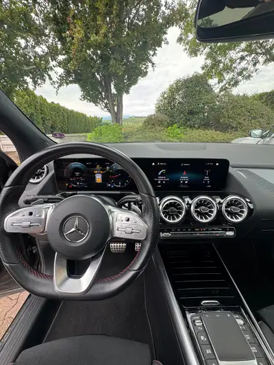 Mercedes-Benz GLA 200 AMG Line — SUV compact sportif, 45 000 km, sans sinistre — vista esterna