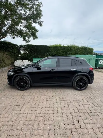 Mercedes-Benz GLA 200 AMG Line — SUV compact sportif, 45 000 km, sans sinistre — vista posteriore