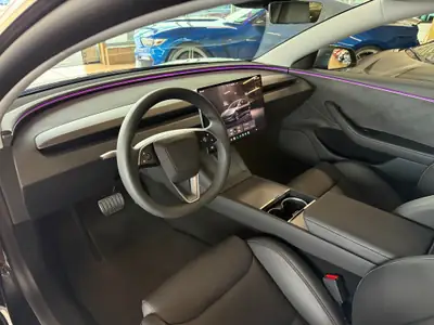 Tesla Model 3 Performance Highland 2025 — Électrique haute performance, quasi neuve — Miniatura 7