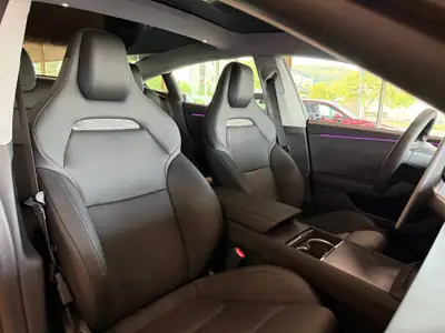 Tesla Model 3 Performance Highland 2025 — Électrique haute performance, quasi neuve — Miniatura 15