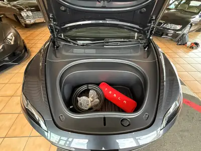 Tesla Model 3 Performance Highland 2025 — Électrique haute performance, quasi neuve — Miniatura 17