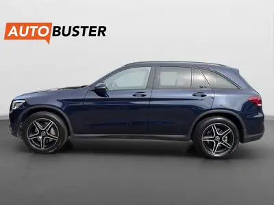 Mercedes-Benz GLC 300 AMG Line — SUV hybride 4Matic, entretien impeccable — Seitenansicht