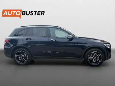 Mercedes-Benz GLC 300 AMG Line — SUV hybride 4Matic, entretien impeccable — Detail