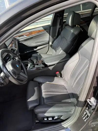 BMW M550i xDrive SAG — Berline sportive 462 ch, 88 000 km, sans sinistre — Miniature 9