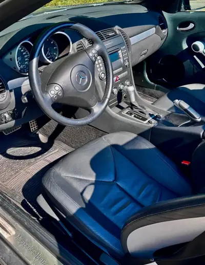 Mercedes-Benz SLK 200 Kompressor — Cabriolet sportif automatique, 57'900 km seulement — Miniature 9