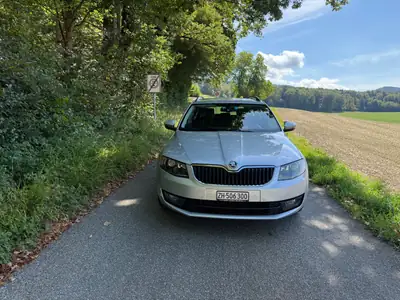 Skoda Octavia Elegance 1.6 TDI DSG — Break robuste, diesel économe, entretien complet — arrière