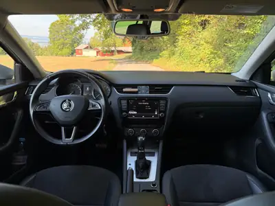 Skoda Octavia Elegance 1.6 TDI DSG — Break robuste, diesel économe, entretien complet — Miniature 13