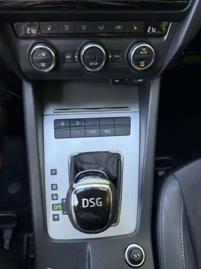 Skoda Octavia Elegance 1.6 TDI DSG — Break robuste, diesel économe, entretien complet — Miniature 18