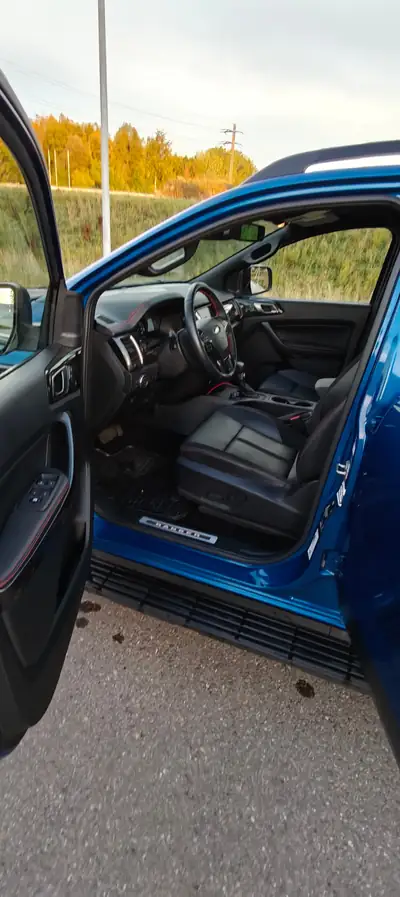 Ford Ranger 2.0 EcoBlue 4x4 Stormtrak — Pickup robuste, faible kilométrage, équipements premium — Miniatur 16