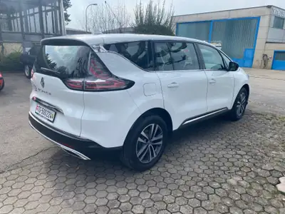 Renault Espace 2.0 Blue dCi Business EDC — Monospace spacieux, moteur efficace et fiable — rear view