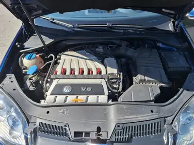 VW Golf 3.2 V6 R32 DSG 4motion — Performance 250 ch, transmission intégrale — tableau de bord