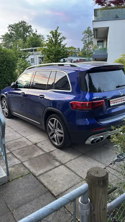 Mercedes-Benz GLB 35 AMG — SUV compact sportif 4x4, seulement 63'000 km — fianco