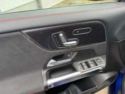Mercedes-Benz GLB 35 AMG — SUV compact sportif 4x4, seulement 63'000 km — dettaglio