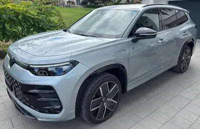 VW Tayron 1.5 TSI eHybrid 272 ch — SUV rechargeable, autonomie électrique >100 km — vue extérieure