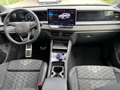 VW Tayron 1.5 TSI eHybrid 272 ch — SUV rechargeable, autonomie électrique >100 km — tableau de bord