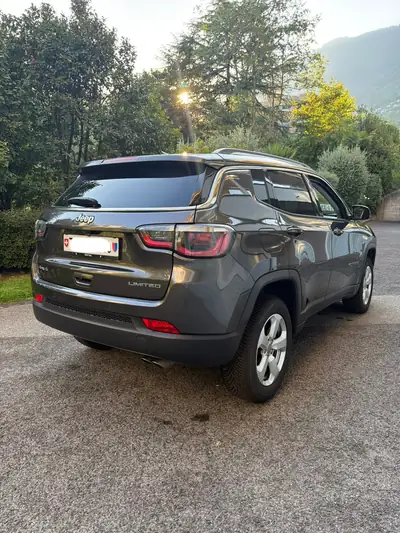Jeep Compass 2.0 CRD Limited AWD — SUV diesel robuste, 4×4 intégral, sans sinistre — vista posteriore