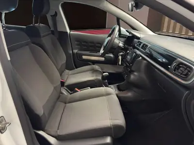 Citroën C3 1.2i PureTech You! — Citadine maligne, faible kilométrage et finition soignée — Miniatura 8