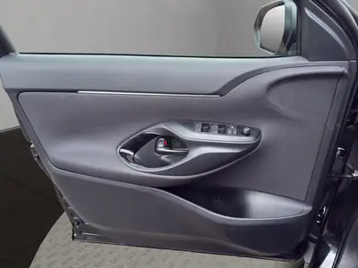 Toyota Yaris Cross 1.5 Hybrid Style — Citycar écologique avec garantie constructeur jusqu'à 10 ans — Miniatura 12