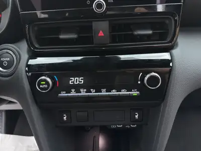Toyota Yaris Cross 1.5 Hybrid Style — Citycar écologique avec garantie constructeur jusqu'à 10 ans — Miniatura 16