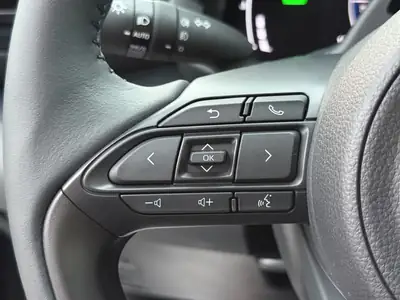 Toyota Yaris Cross 1.5 Hybrid Style — Citycar écologique avec garantie constructeur jusqu'à 10 ans — Miniatura 24