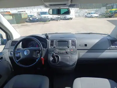 VW T5 2.5 TDI 174 Comfortline — Monospace 7 places robuste, sans sinistre — Detail