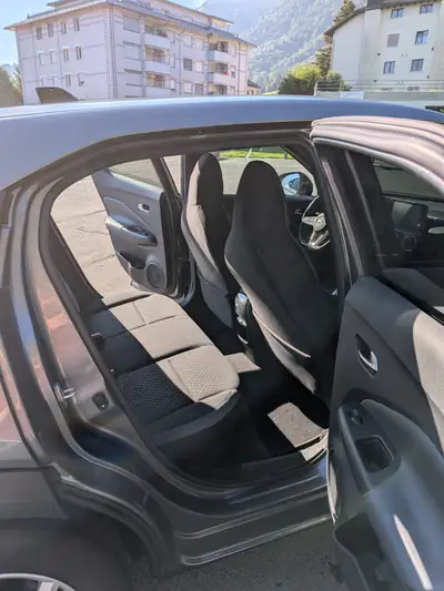 Nissan Juke 1.0 DIG-T N-Connecta — Compact SUV urbain, frais de contrôle passés — Miniature 10
