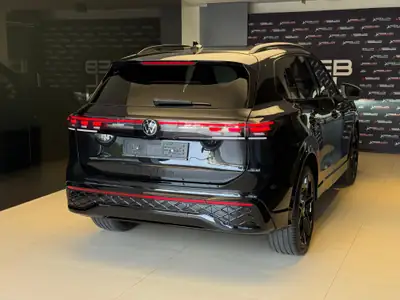 VW Tiguan 1.5 TSI evo2 mHEV R-Line — SUV hybride essence, 18 600 km seulement — Innenraum
