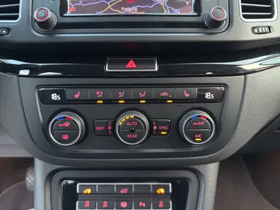 VW Sharan 2.0 TDI 4Motion — Monospace 7 places, 4x4 intégral et traction sûre — Miniatura 16