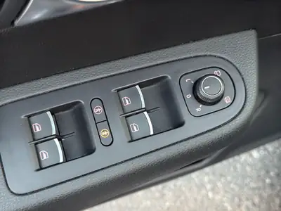 VW Sharan 2.0 TDI 4Motion — Monospace 7 places, 4x4 intégral et traction sûre — Miniatura 26
