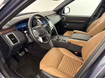 Land Rover Discovery 3.0D I6 350 Dyn HSE — SUV 7 places, motorisation premium, quasi neuf — Armaturenbrett