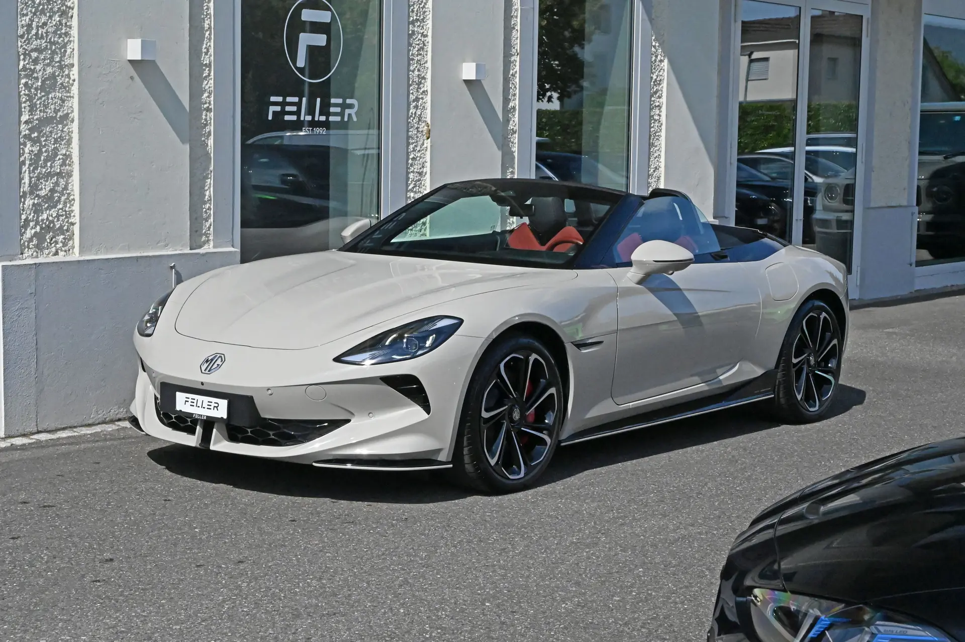 MG Cyberster 77kWh 4WD — Cabriolet électrique sportif, premier propriétaire suisse