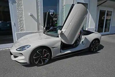 MG Cyberster 77kWh 4WD — Cabriolet électrique sportif, premier propriétaire suisse — tableau de bord