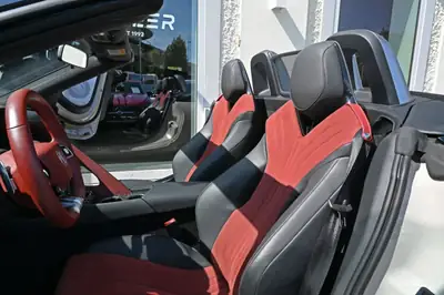 MG Cyberster 77kWh 4WD — Cabriolet électrique sportif, premier propriétaire suisse — Miniature 9