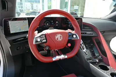MG Cyberster 77kWh 4WD — Cabriolet électrique sportif, premier propriétaire suisse — Miniature 11