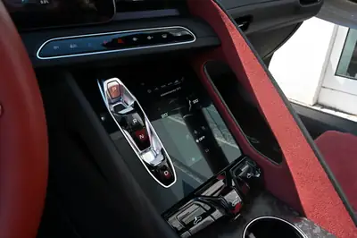 MG Cyberster 77kWh 4WD — Cabriolet électrique sportif, premier propriétaire suisse — Miniature 15