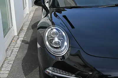 Porsche 911 Carrera 4 GTS PDK — Coupé sportif all-wheel drive, 430 ch, entretien complet — interni