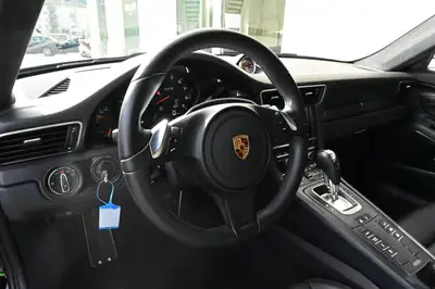 Porsche 911 Carrera 4 GTS PDK — Coupé sportif all-wheel drive, 430 ch, entretien complet — Miniatura 20