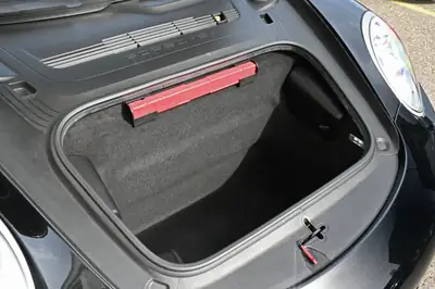 Porsche 911 Carrera 4 GTS PDK — Coupé sportif all-wheel drive, 430 ch, entretien complet — Miniatura 29