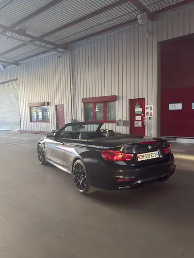 BMW M4 Competition Cabriolet — 450 ch, toiture électrique, occasion rare — détail
