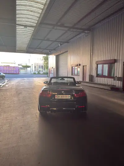 BMW M4 Competition Cabriolet — 450 ch, toiture électrique, occasion rare — Miniature 7