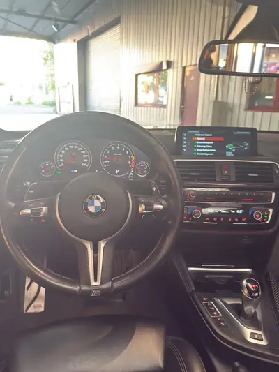 BMW M4 Competition Cabriolet — 450 ch, toiture électrique, occasion rare — Miniature 12