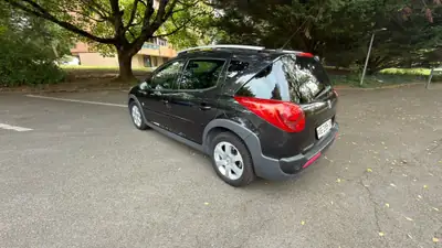 Peugeot 207 SW 1.6 16V Outdoor — Monospace compact robuste, toit panoramique, 115'000 km — Miniatura 8