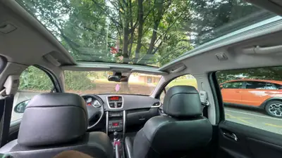 Peugeot 207 SW 1.6 16V Outdoor — Monospace compact robuste, toit panoramique, 115'000 km — Miniatura 10